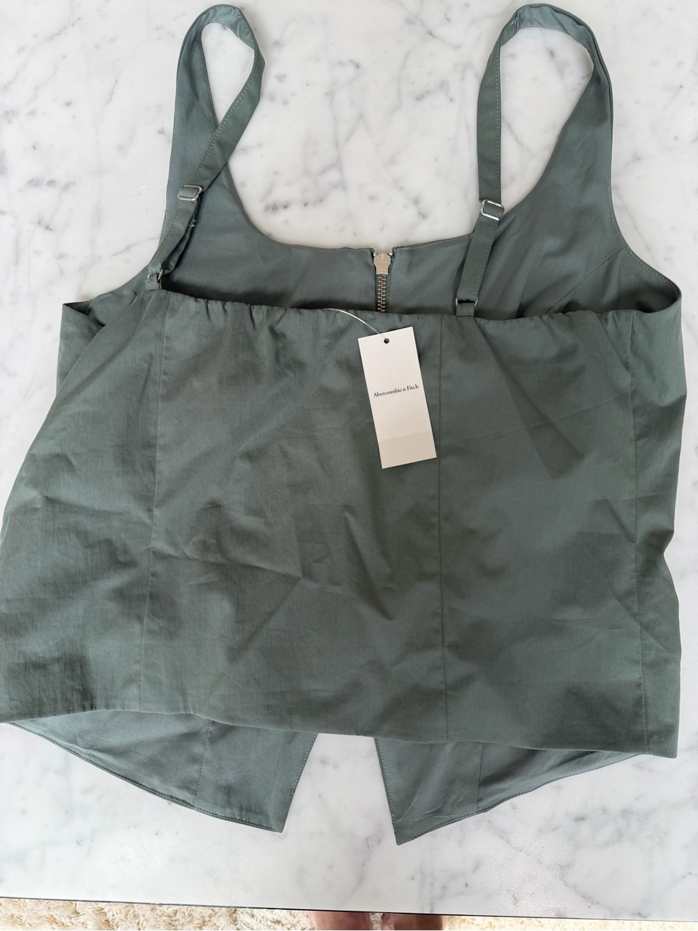 Abercrombie & Fitch Olive Green Zip-Front Women’s Top - NWT - Picture 2 of 4